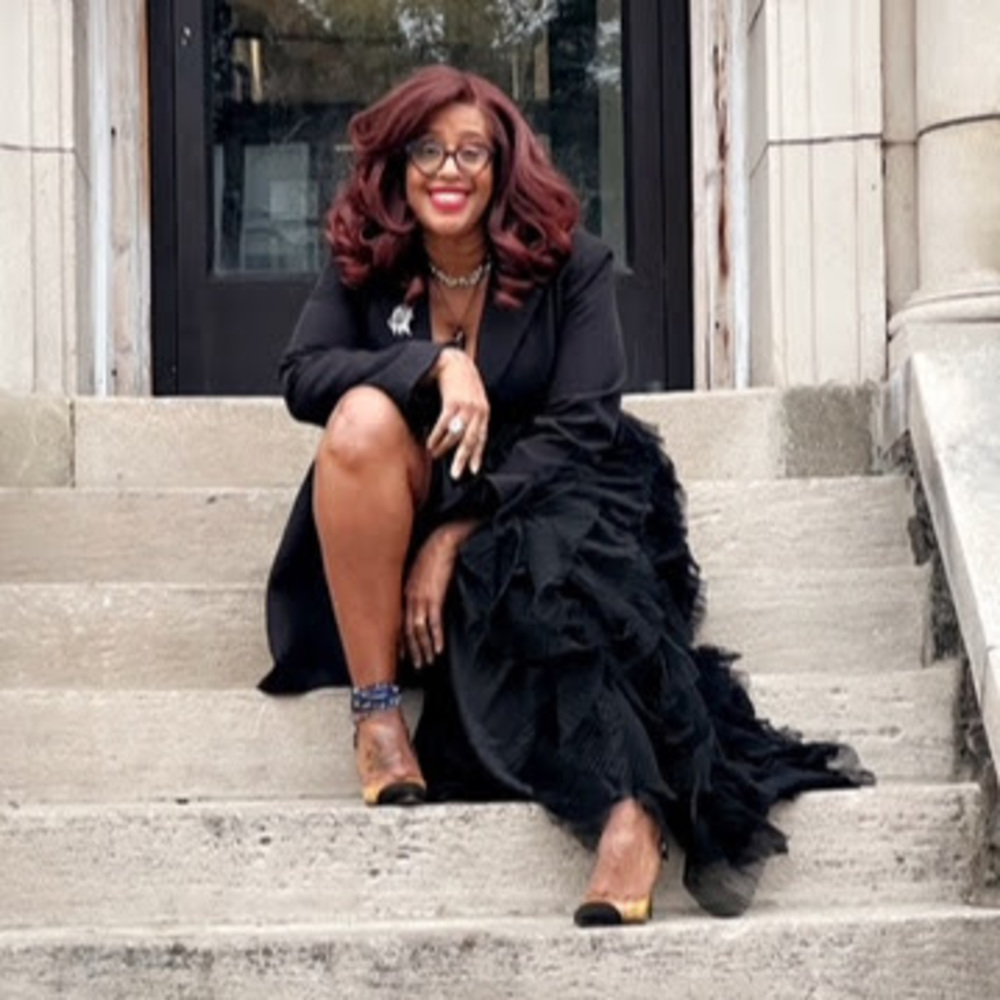 Meet your Posher, Roxi